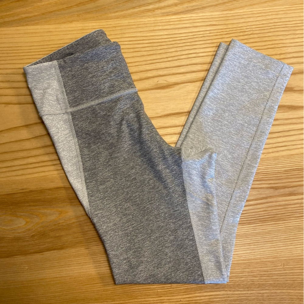 EUC OUTDOOR VOICES TWO-TONE LEGGINGS -gray -  size SMALL